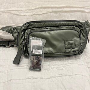 Lug Hitch Belt Bag- Metallic Olive- NWOT